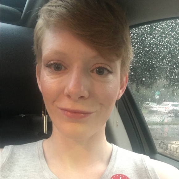 Meet your Posher, Sarah - Picture 1 of 1